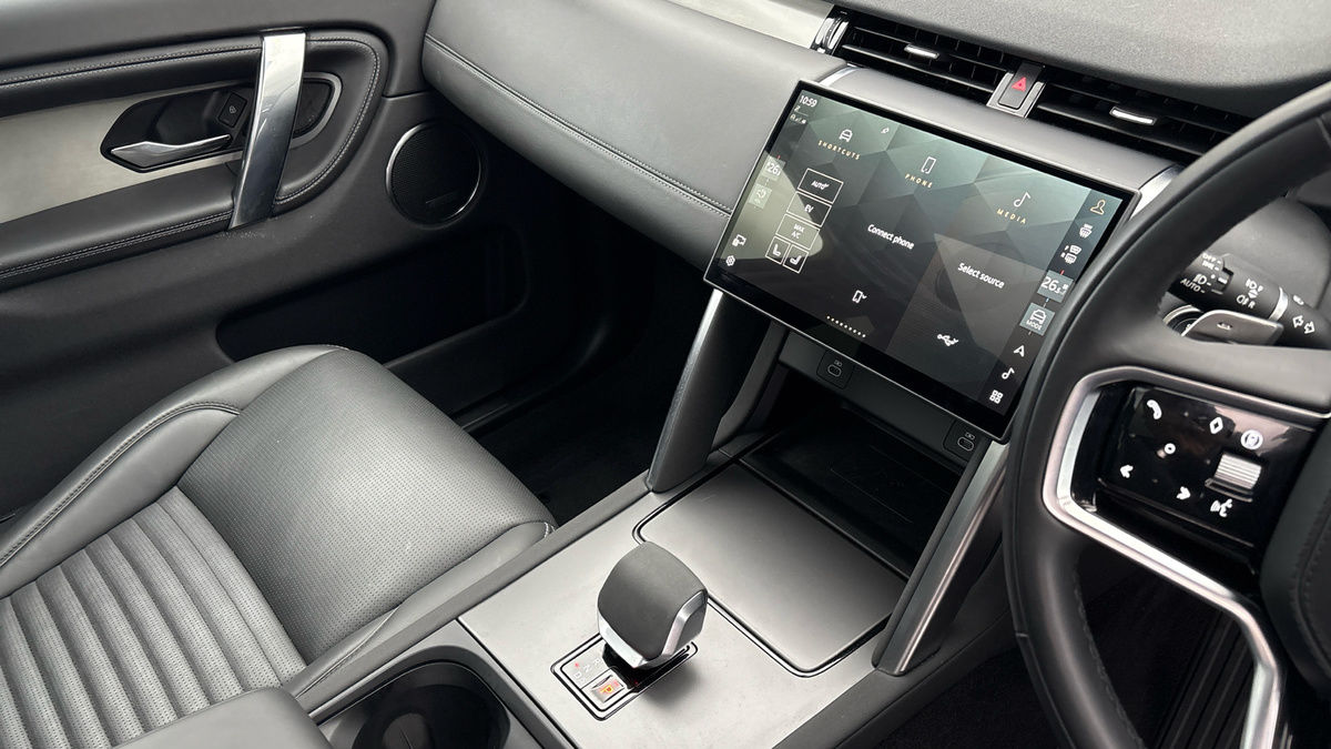 Land Rover Discovery Sport Image 18