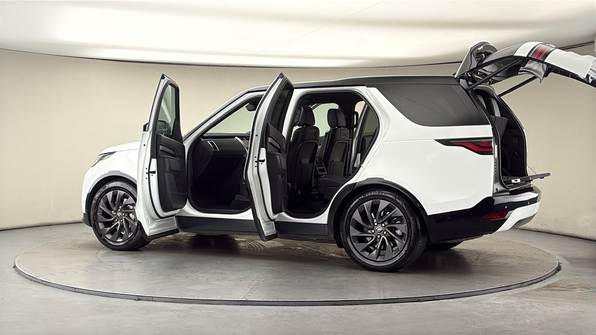 More views of Land Rover Discovery