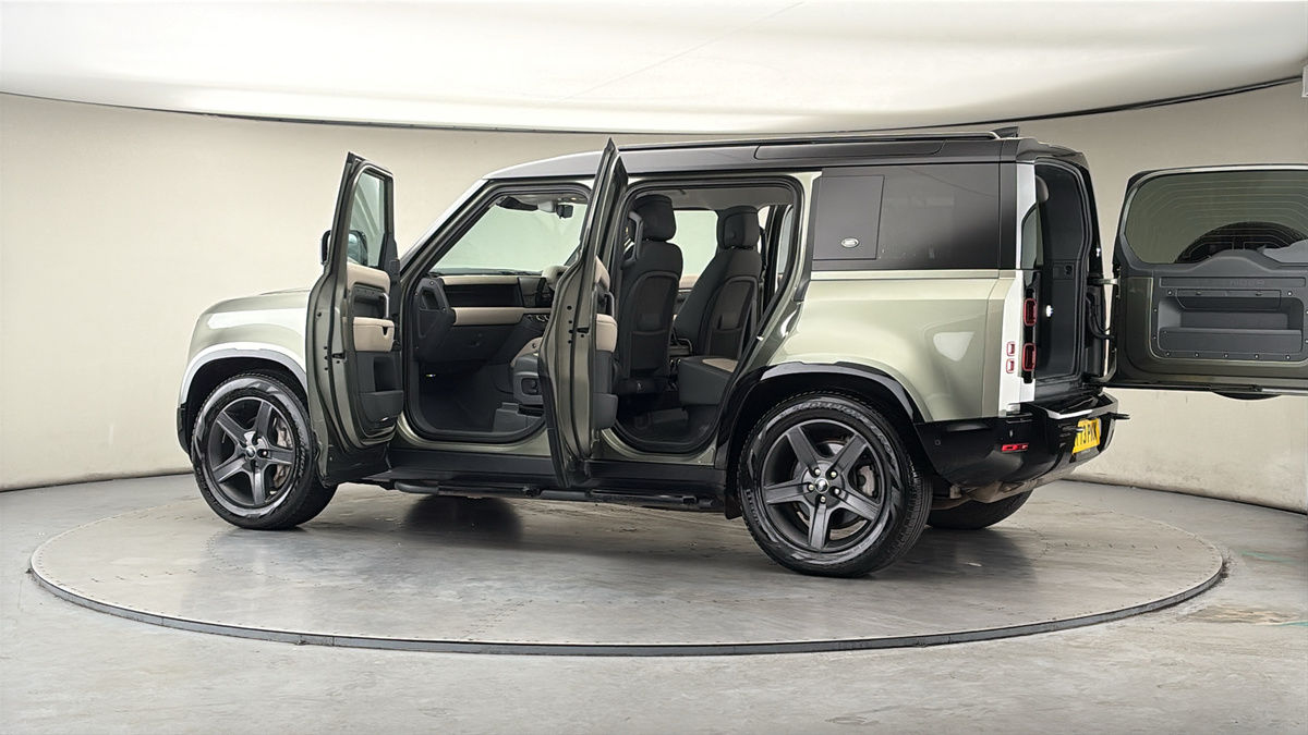 More views of Land Rover Defender 110