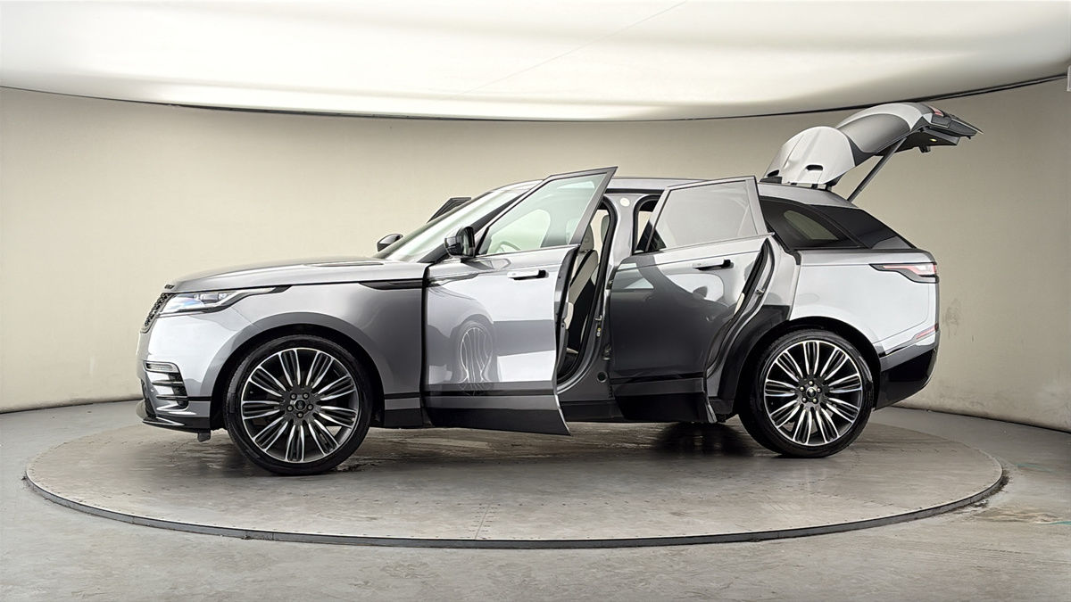 More views of Land Rover Range Rover Velar