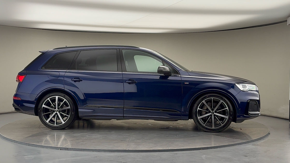 More views of Audi Q7