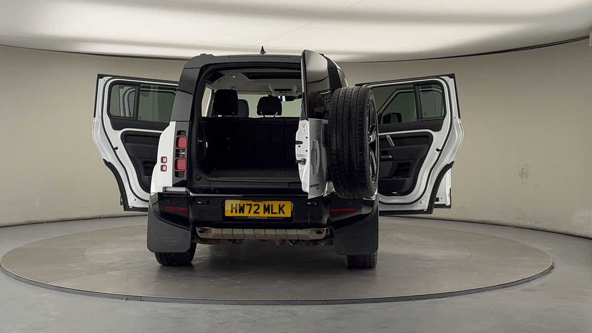 More views of Land Rover Defender 110