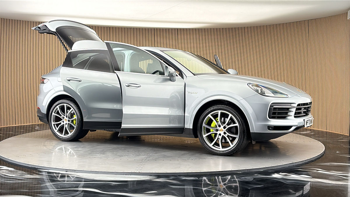 More views of Porsche Cayenne