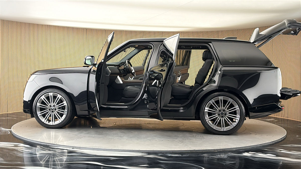 More views of Land Rover Range Rover