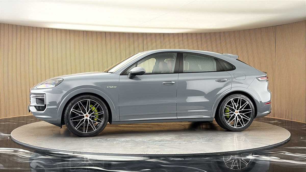 More views of Porsche Cayenne