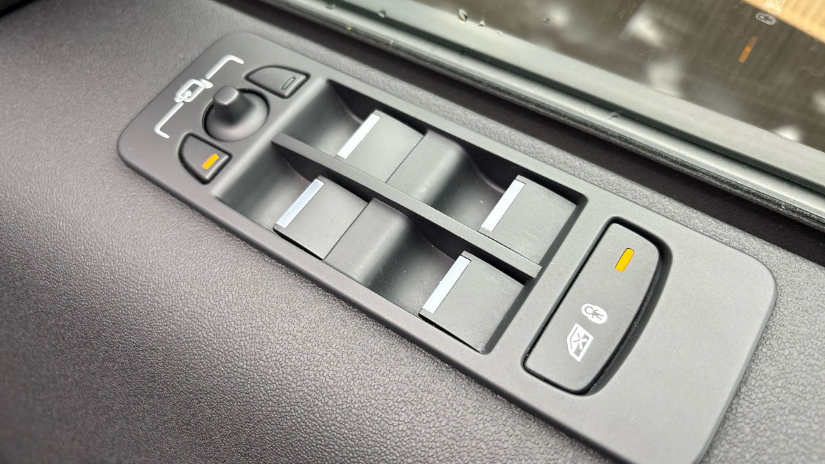 Land Rover Discovery Sport Image 25