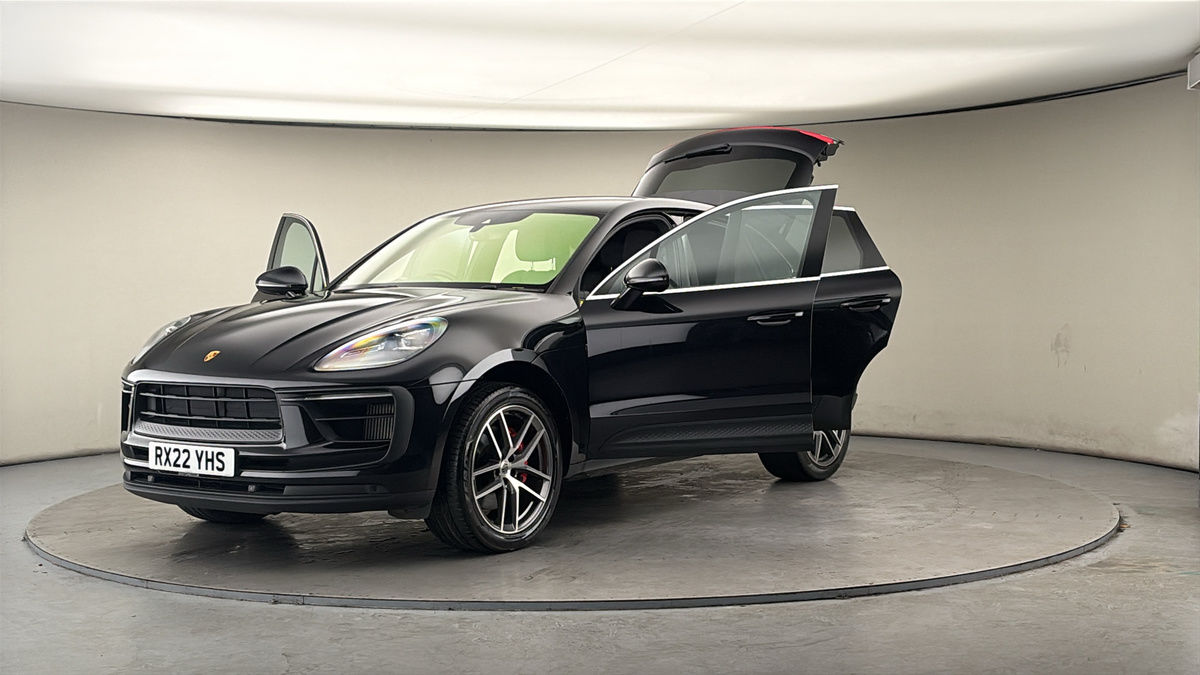 More views of Porsche Macan
