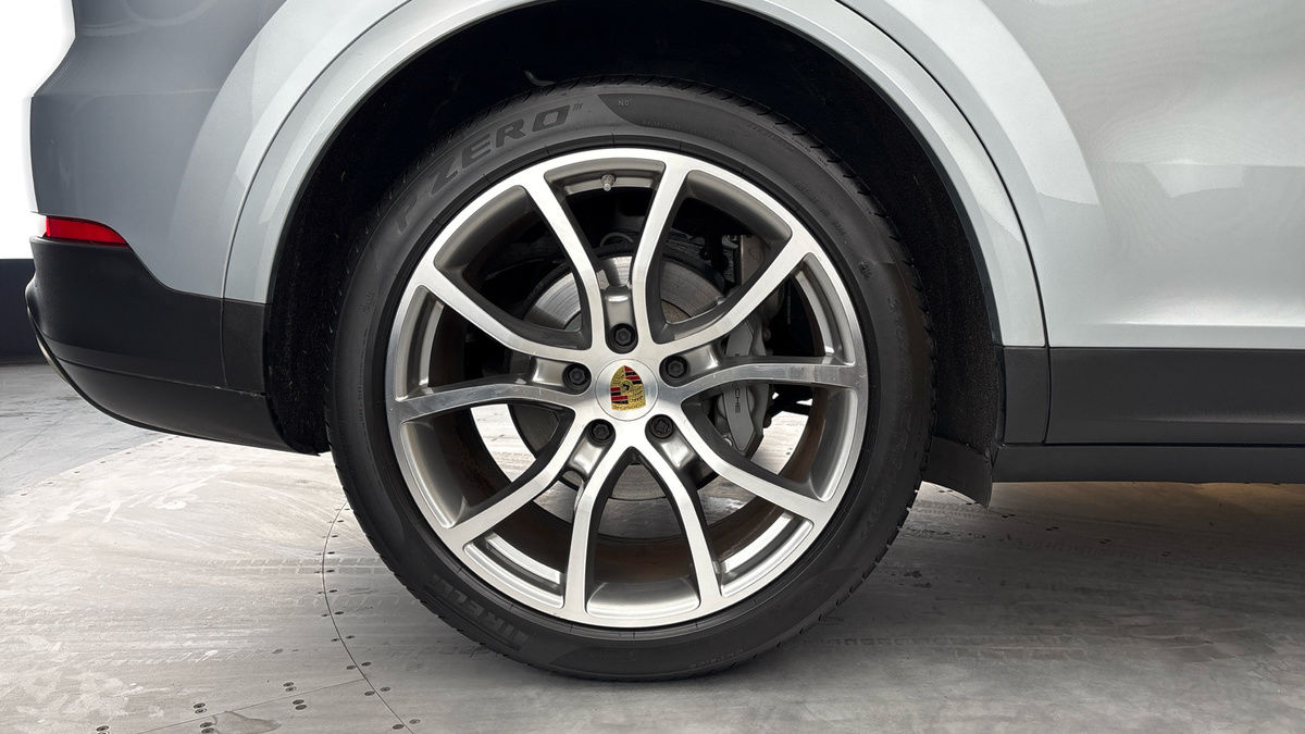 Porsche Cayenne Image 10