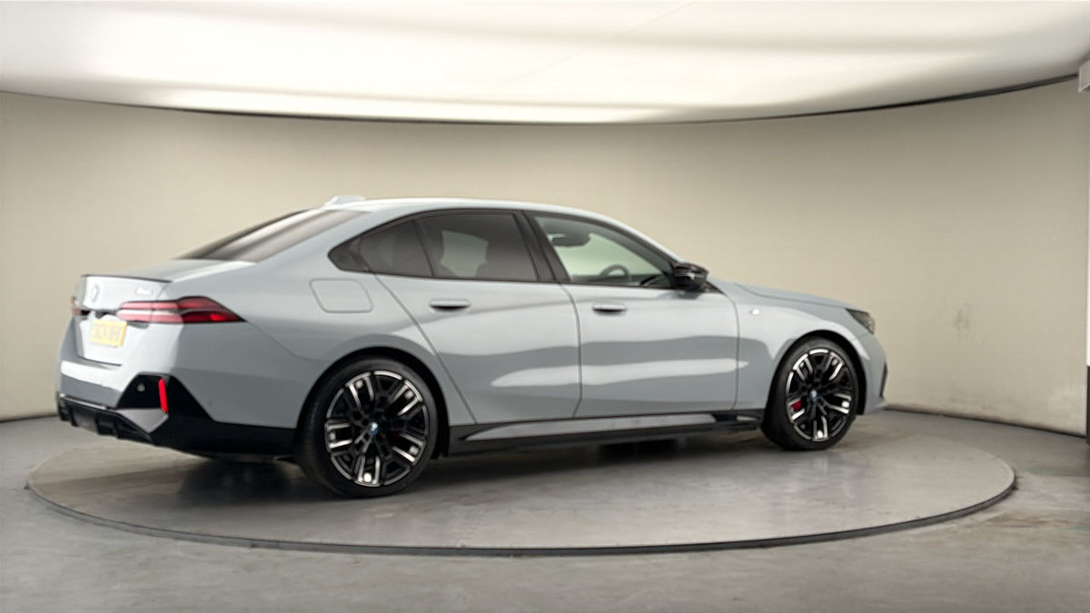 More views of BMW i5