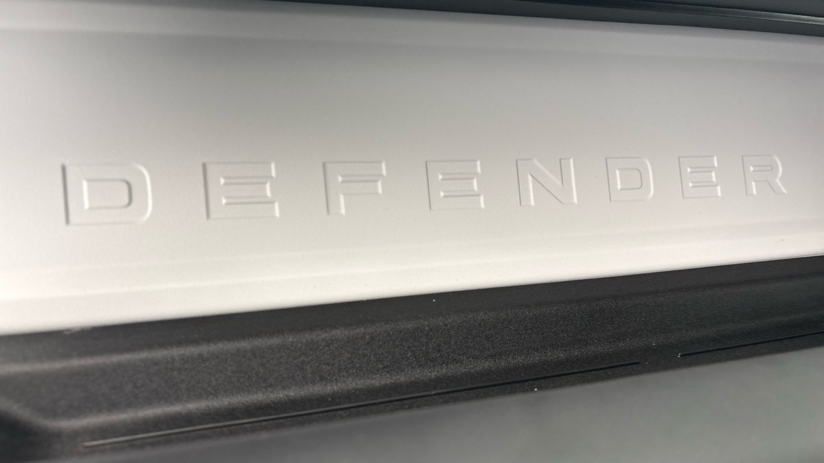 Land Rover Defender 90 Image 34