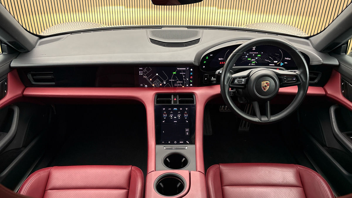 Porsche Taycan Image 12