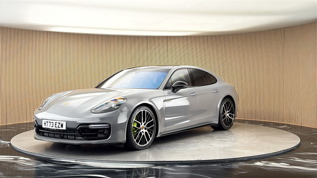 More views of Porsche Panamera
