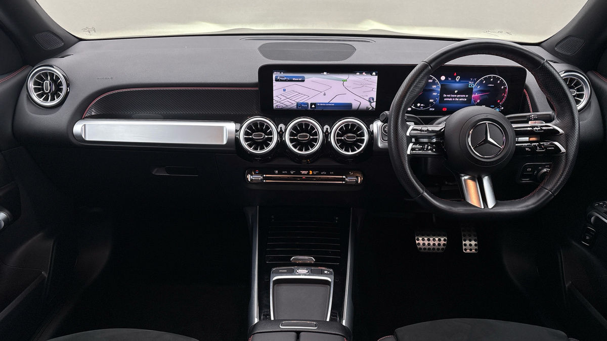 Mercedes-Benz GLB Image 12