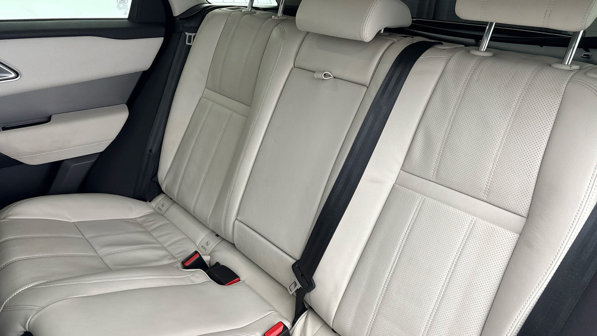 Land Rover Range Rover Velar Image 8
