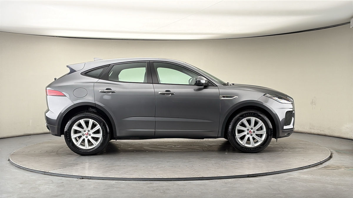 Jaguar E-PACE Image 16