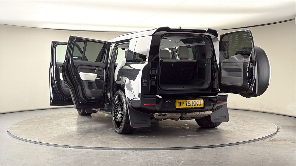 More views of Land Rover Defender 110