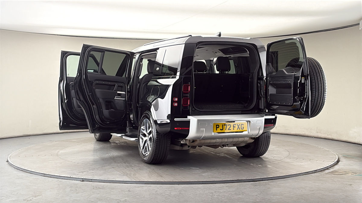 More views of Land Rover Defender 110