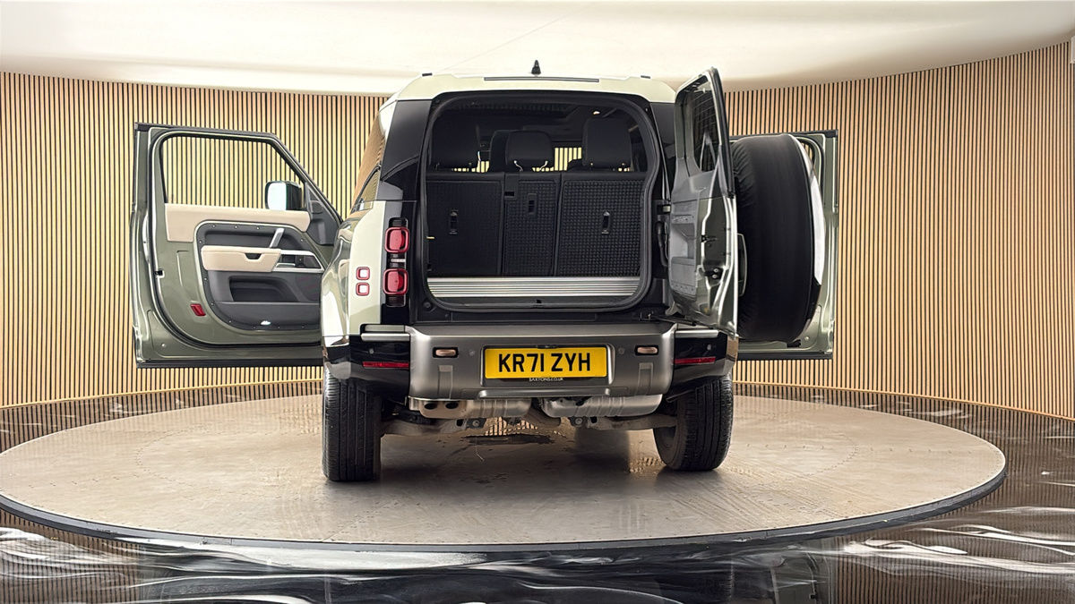 More views of Land Rover Defender 90
