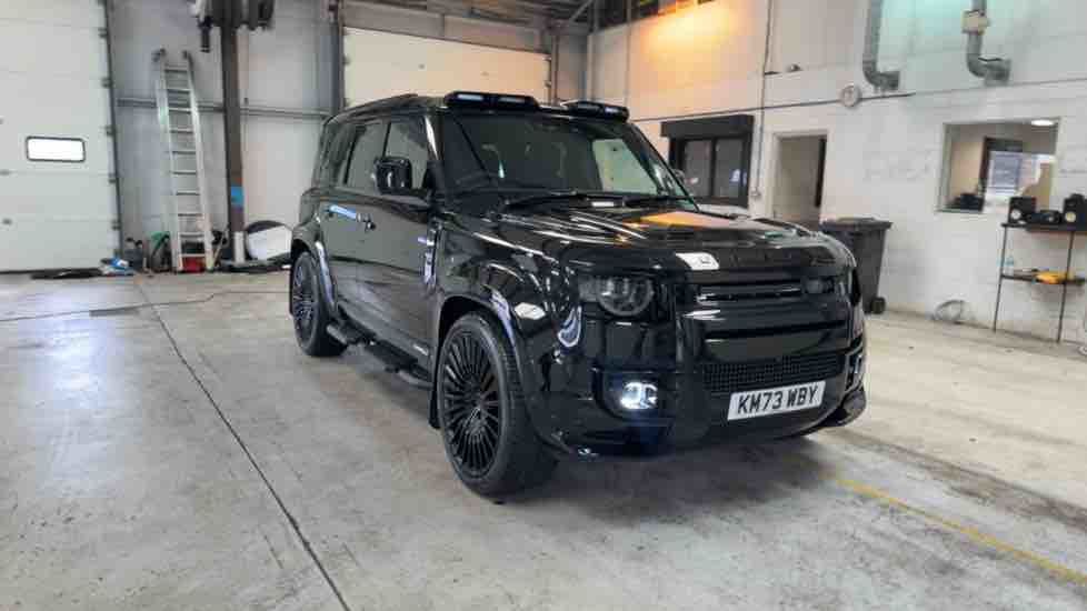 More views of Land Rover Defender 110