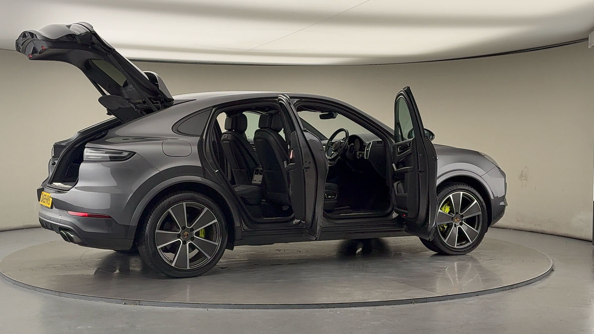 More views of Porsche Cayenne