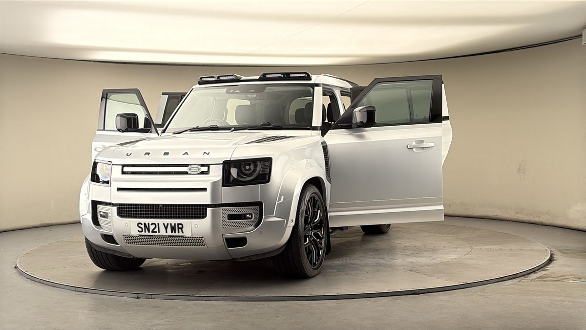 More views of Land Rover Defender 110