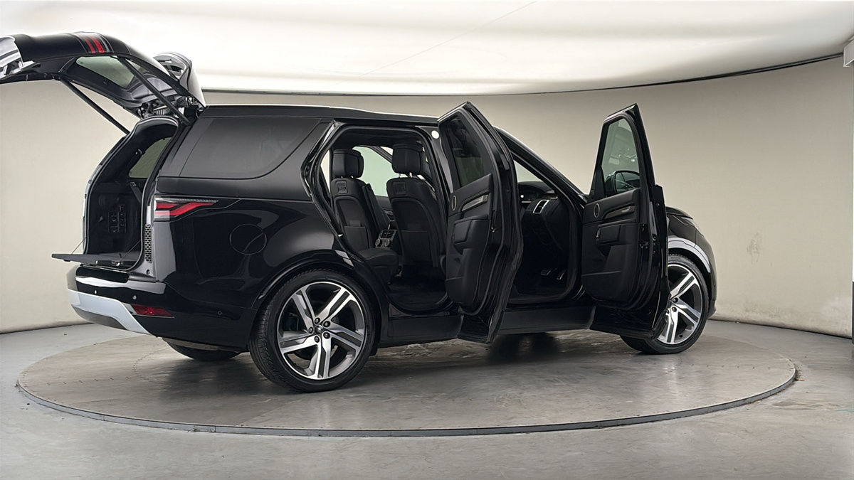 More views of Land Rover Discovery