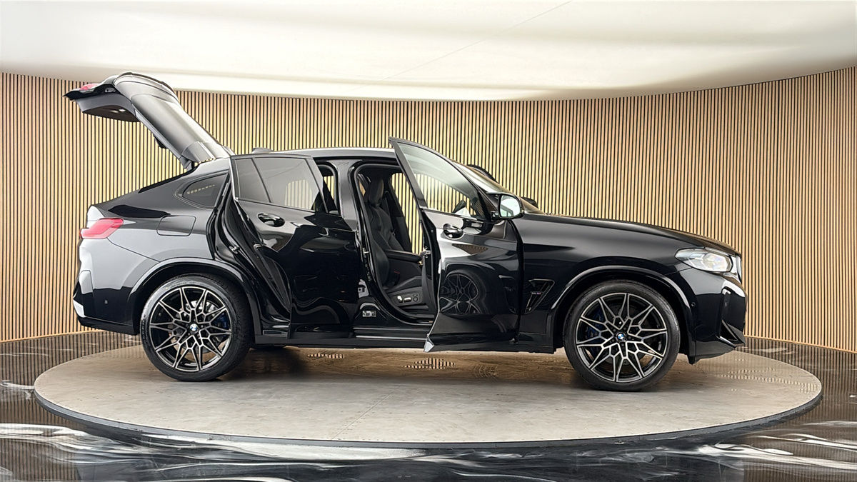 More views of BMW X4 M