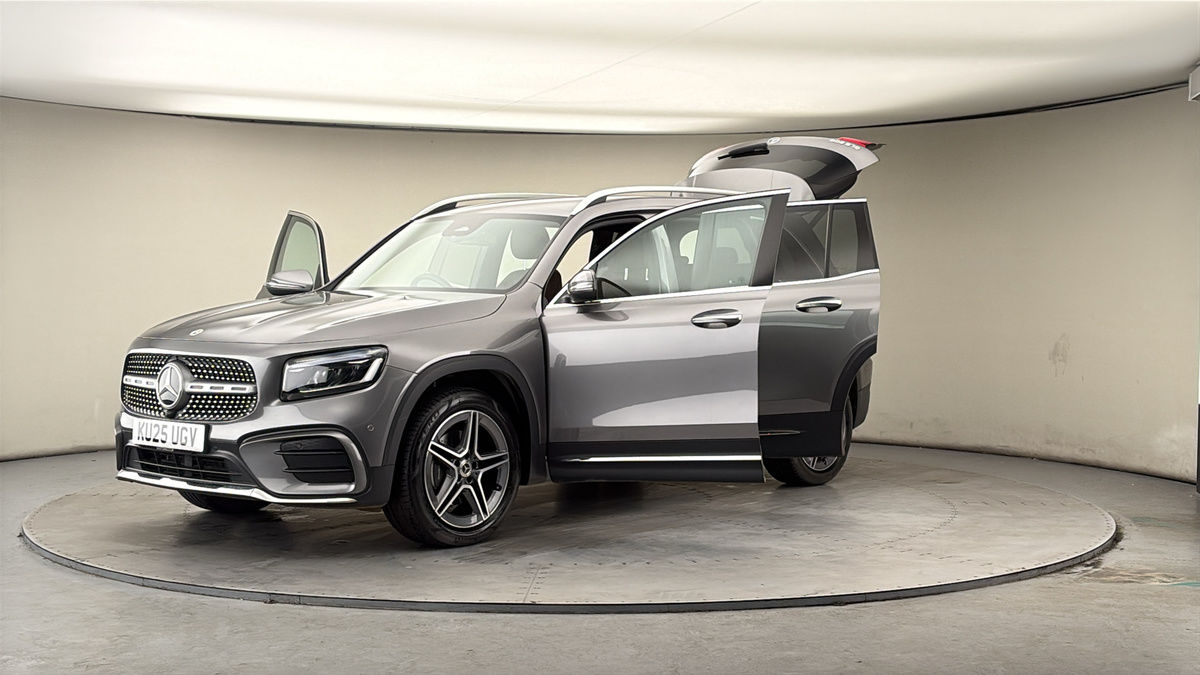 Mercedes-Benz GLB Image 22