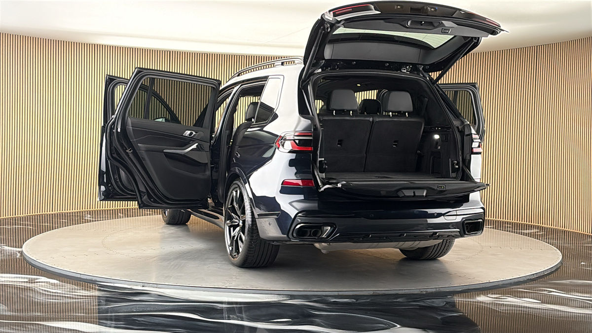 More views of BMW X7