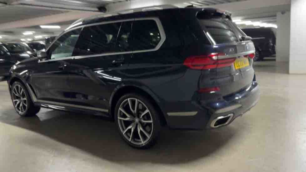 More views of BMW X7