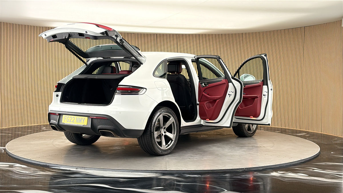 More views of Porsche Macan