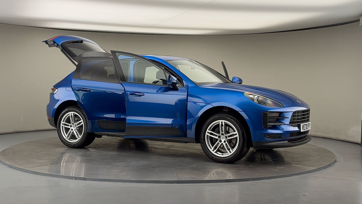 More views of Porsche Macan