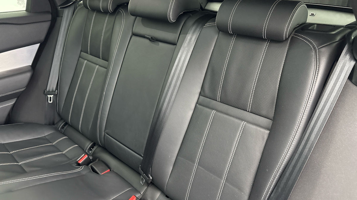 Land Rover Range Rover Velar Image 8