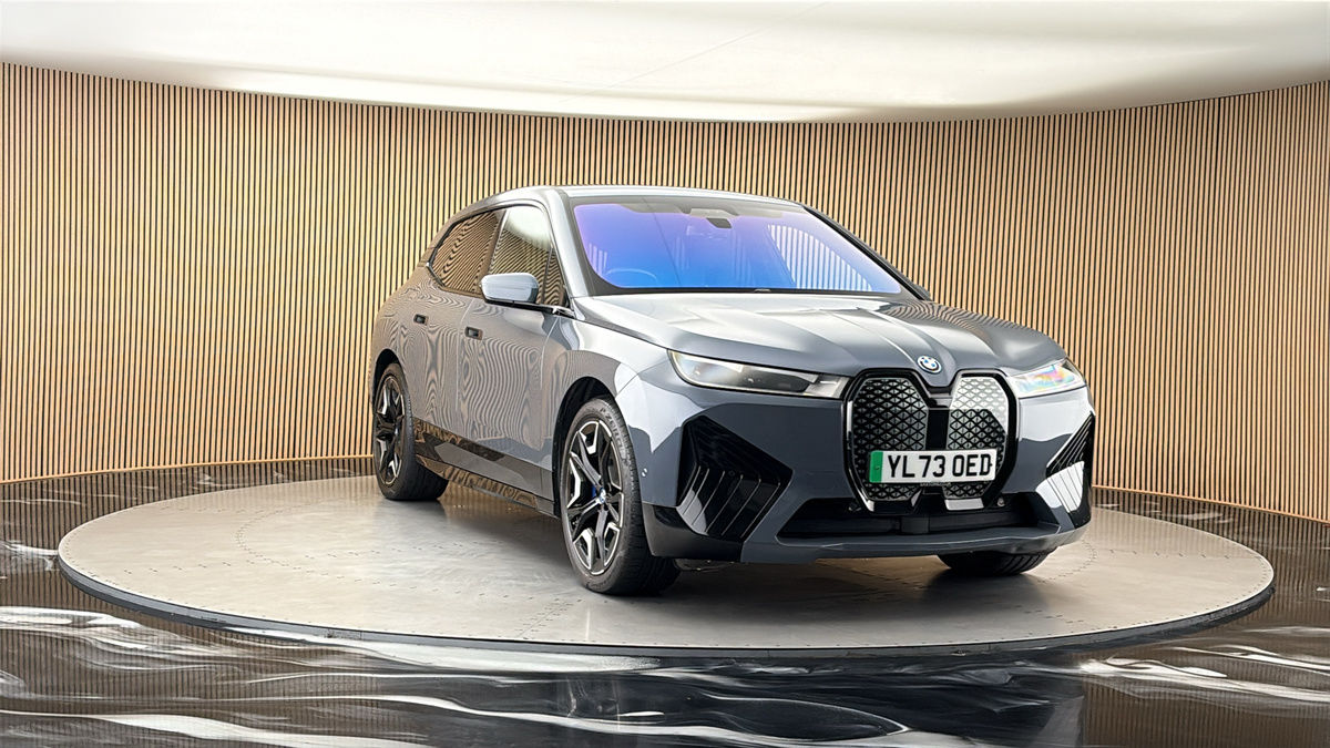 More views of BMW iX