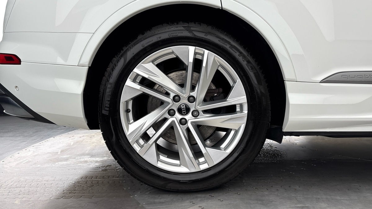 Audi Q7 Image 10