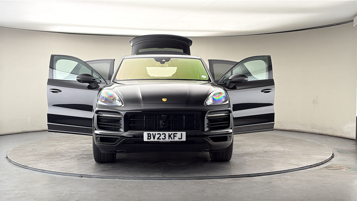 More views of Porsche Cayenne