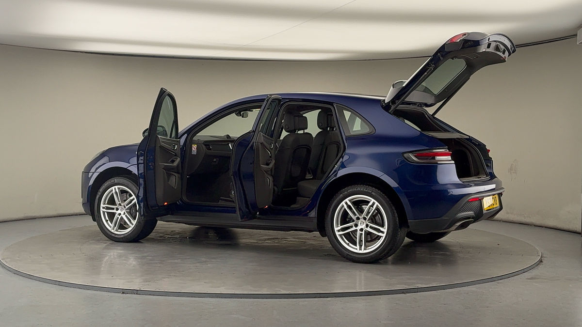 More views of Porsche Macan