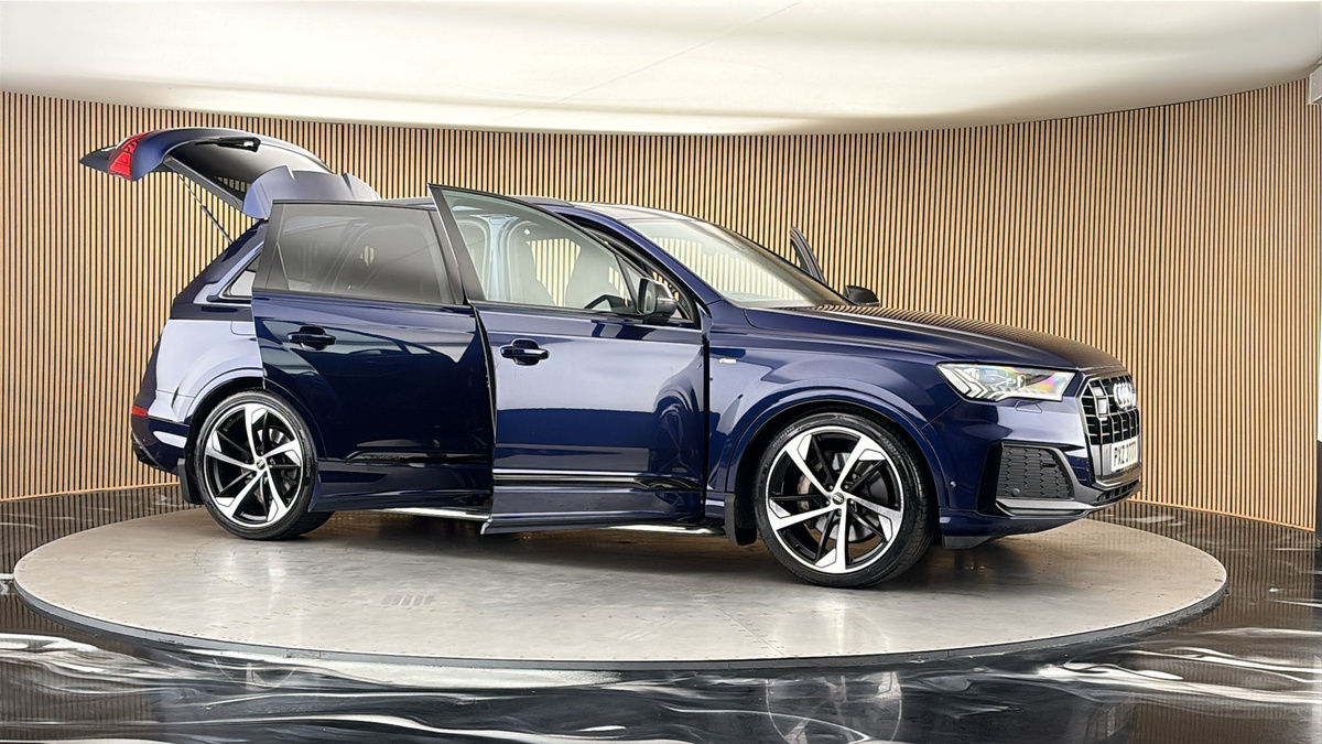 More views of Audi Q7