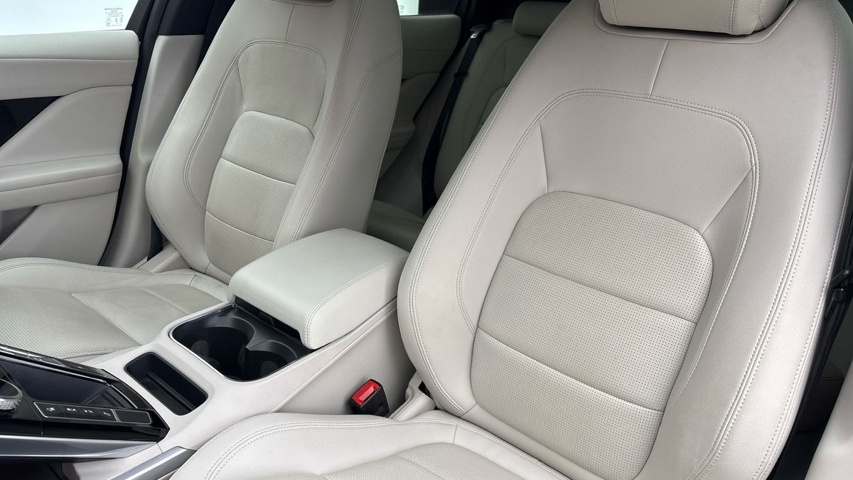 Jaguar I-PACE Image 7