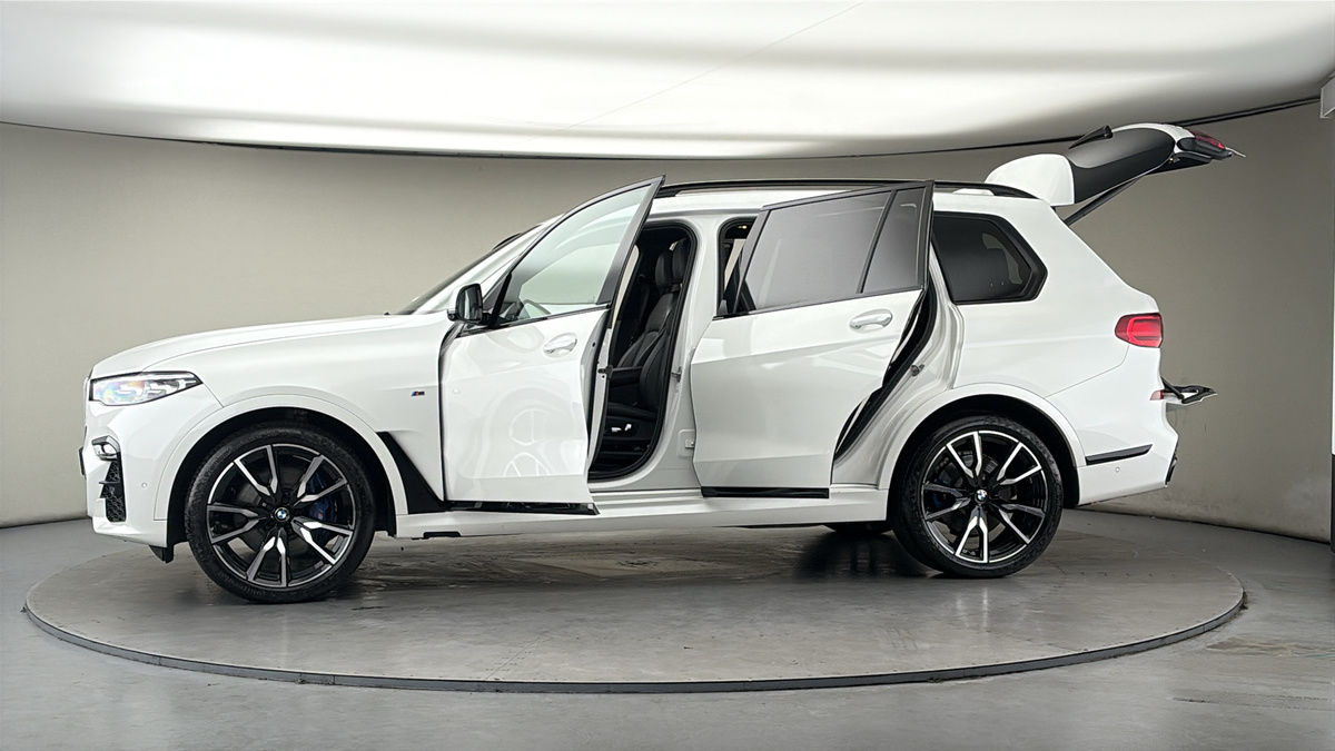 More views of BMW X7