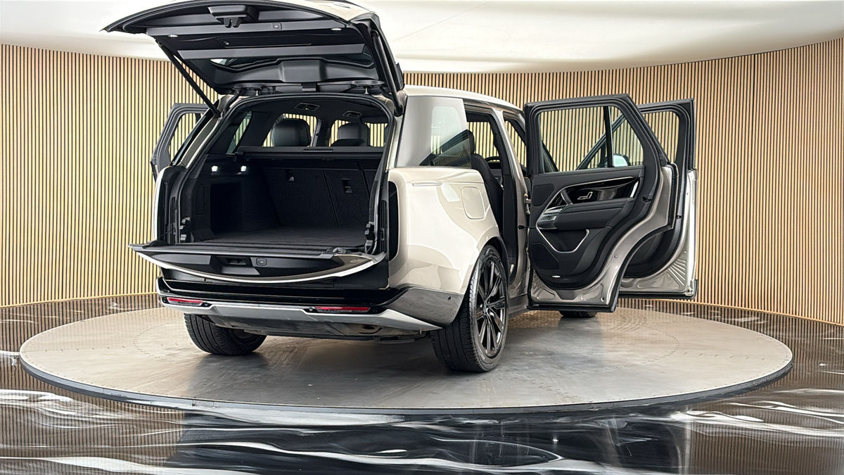 More views of Land Rover Range Rover