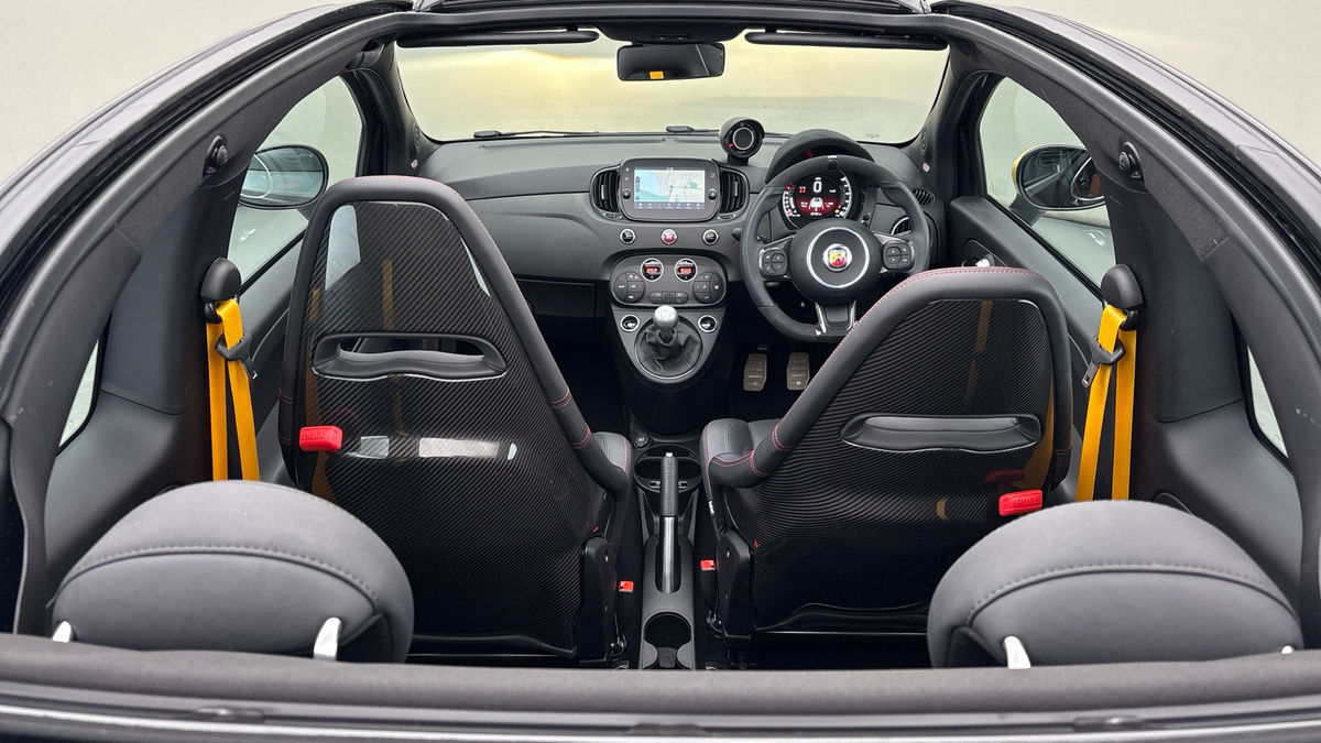Abarth 695C Image 28