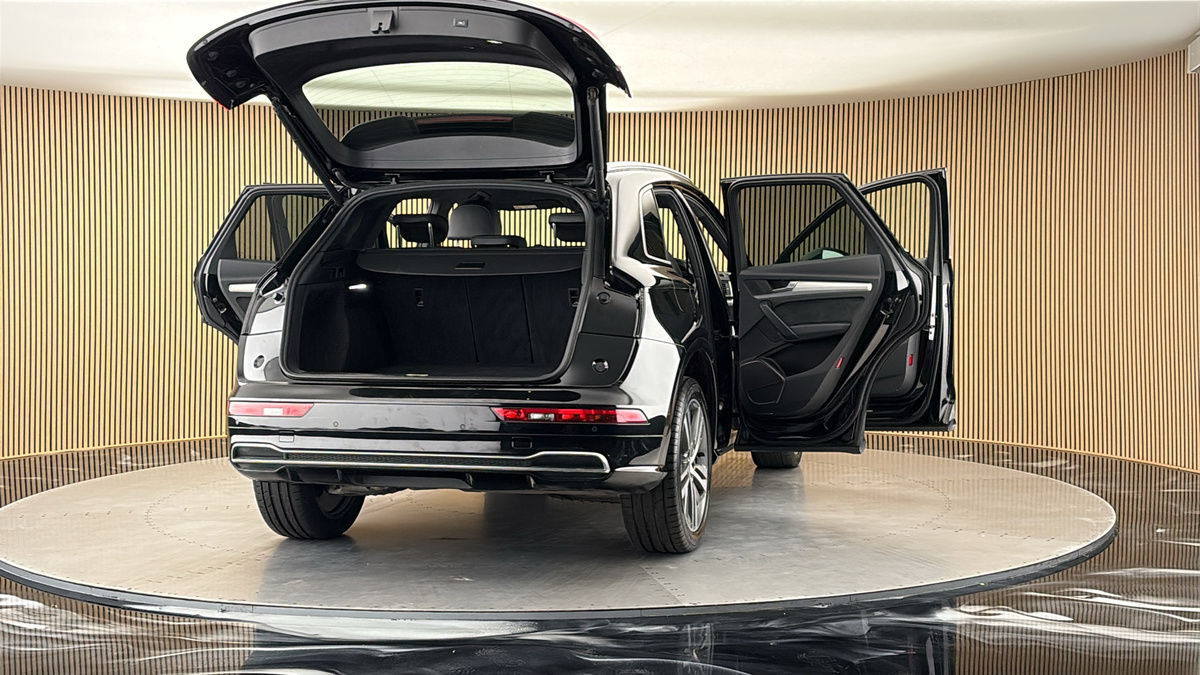 More views of Audi Q5