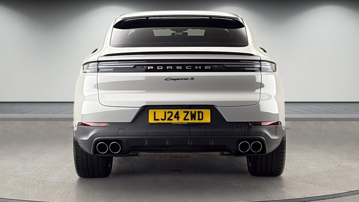 Porsche Cayenne Image 4