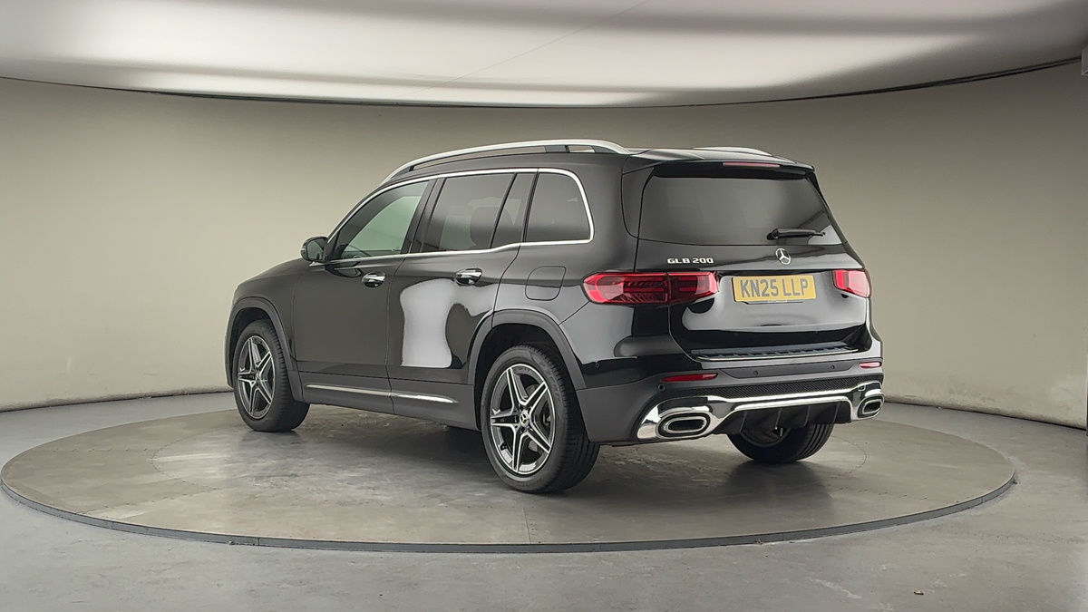 Mercedes-Benz GLB Image 2