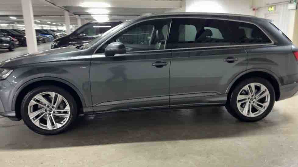 More views of Audi Q7