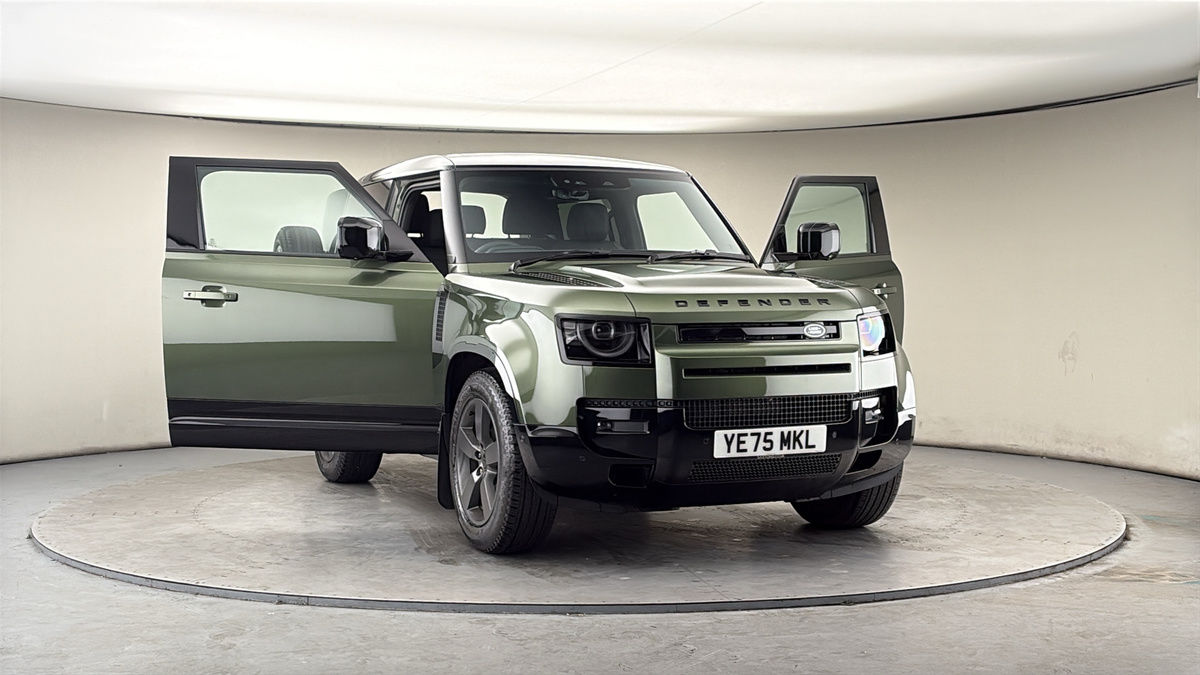 More views of Land Rover Defender 90