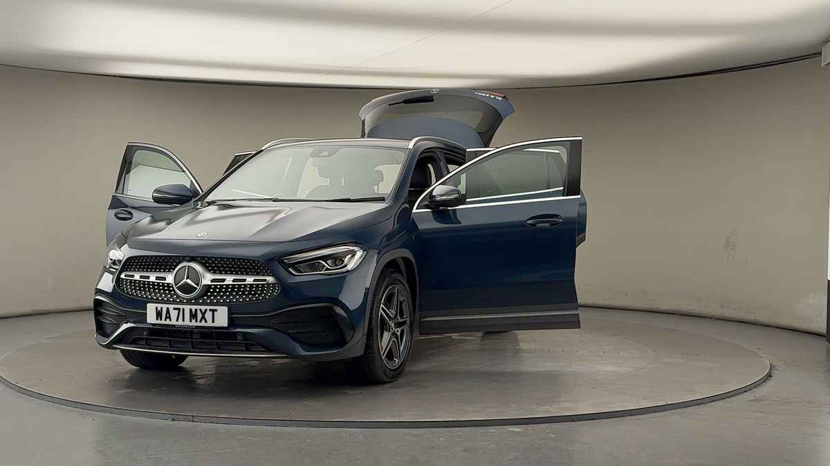 More views of Mercedes-Benz GLA