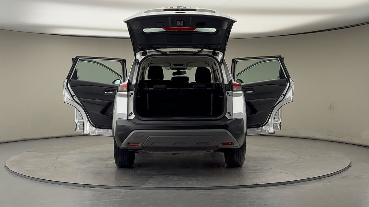 More views of Nissan X-Trail