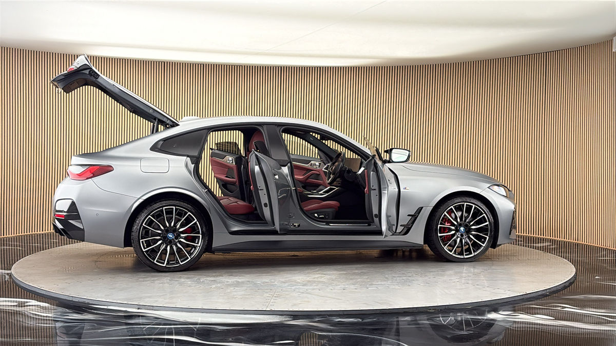 More views of BMW i4